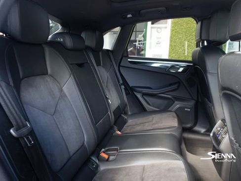 Used 2018 Porsche Macan image 21