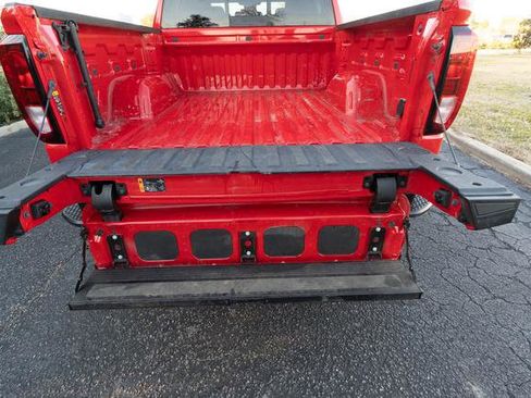 Used 2024 GMC Sierra 1500 SLE w/ Preferred Package image 36