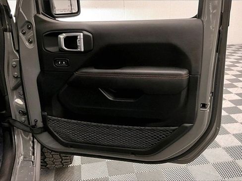 Used 2021 Jeep Gladiator Mojave image 17