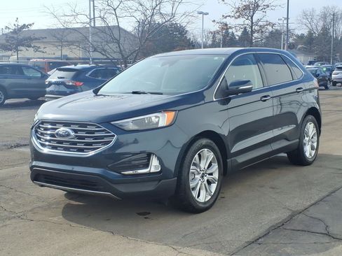 Certified 2024 Ford Edge Titanium image 3