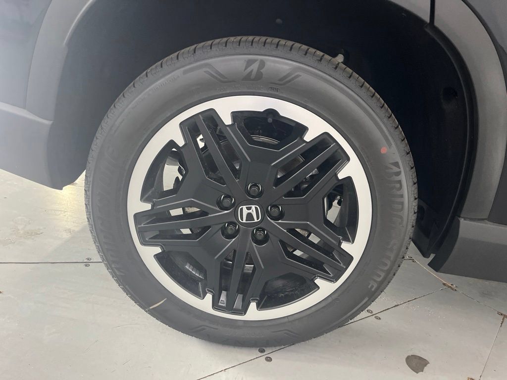 New 2026 Honda Pilot Touring image 17