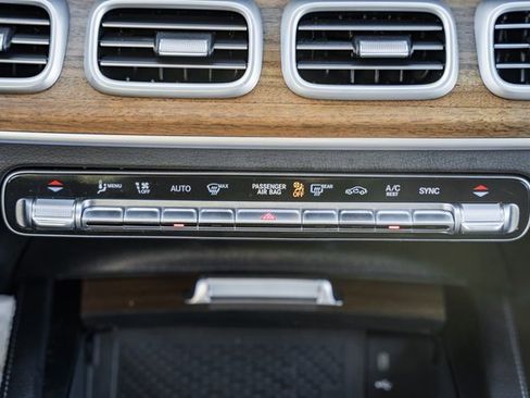 Certified 2025 Mercedes-Benz GLS 450 4MATIC image 24