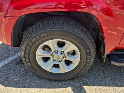 Certified 2021 Toyota 4Runner SR5 Premium AWD/4WD image 25