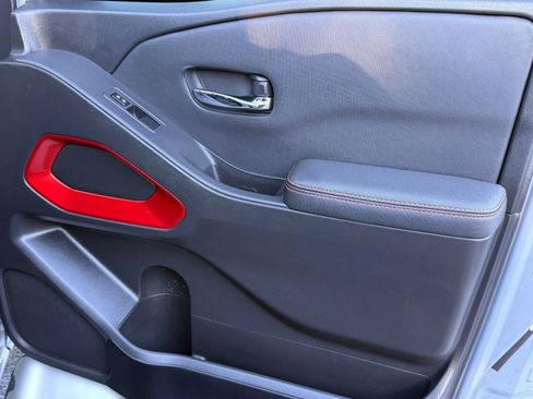 Used 2024 Nissan Frontier PRO-4X w/ Technology Package image 31