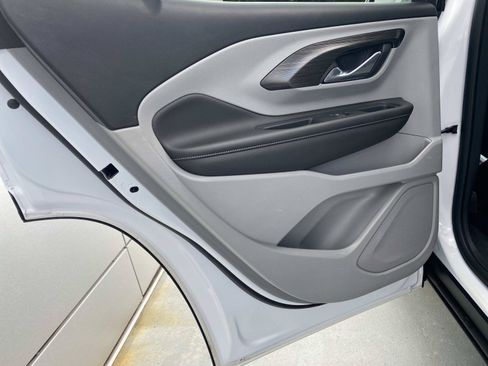 Used 2023 GMC Terrain SLT w/ LPO, Floor Liner Package AWD/4WD image 14