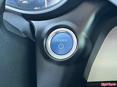 Certified 2024 Toyota Sienna XLE FWD image 26