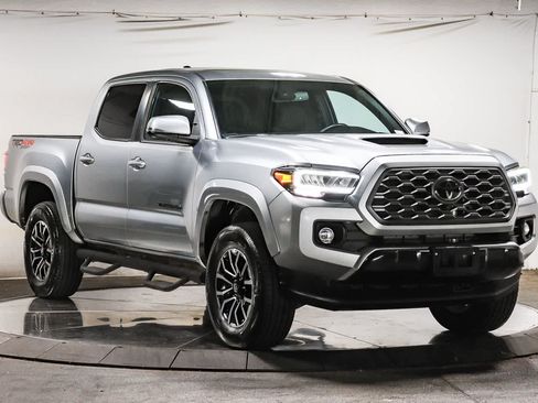 Certified 2022 Toyota Tacoma TRD Sport w/ TRD Premium Sport Package AWD/4WD image 5