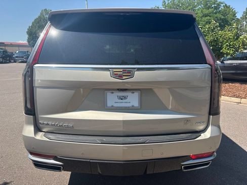 Used 2021 Cadillac Escalade ESV Premium Luxury w/ Driver Assist Tech Package AWD/4WD image 4
