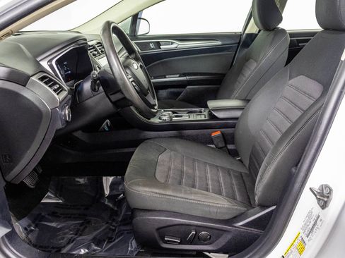 Used 2020 Ford Fusion SE FWD image 20