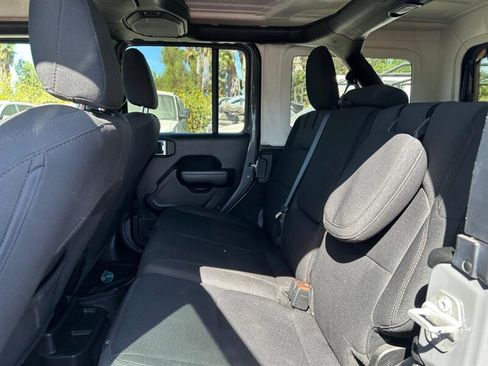 Used 2023 Jeep Wrangler Unlimited AWD/4WD image 39