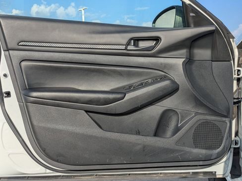 Used 2024 Nissan Altima 2.5 S image 14