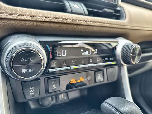 Used 2025 Toyota RAV4 XLE image 27