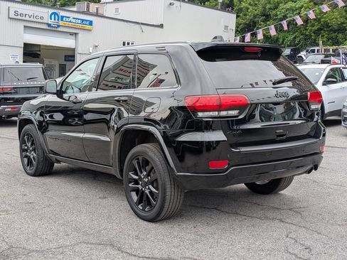 Used 2022 Jeep Grand Cherokee Laredo X AWD/4WD image 10
