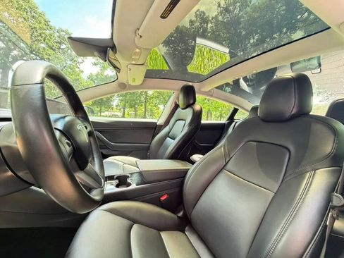 Used 2018 Tesla Model 3 Long Range RWD image 10