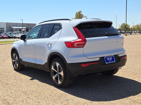 Used 2026 Volvo XC40 B5 Plus AWD/4WD image 4