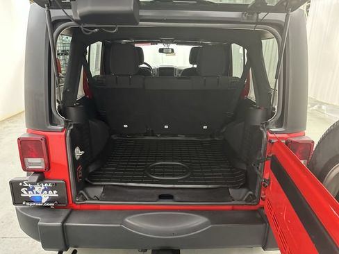 Used 2015 Jeep Wrangler Unlimited Sport w/ Quick Order Package 24S AWD/4WD image 21