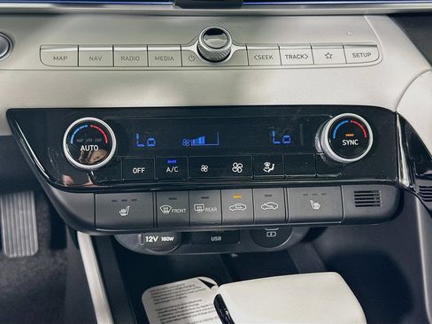 New 2026 Hyundai Elantra Limited FWD image 14