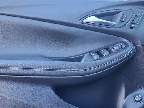 Used 2023 Buick Encore GX Essence w/ Experience Buick Package FWD image 9