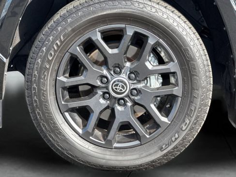 Used 2024 Toyota Sequoia Platinum image 28