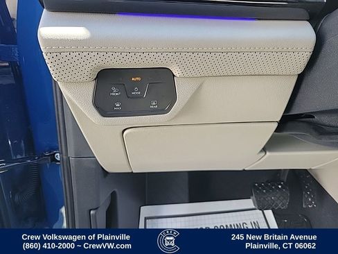 Used 2025 Volkswagen Atlas SEL image 39