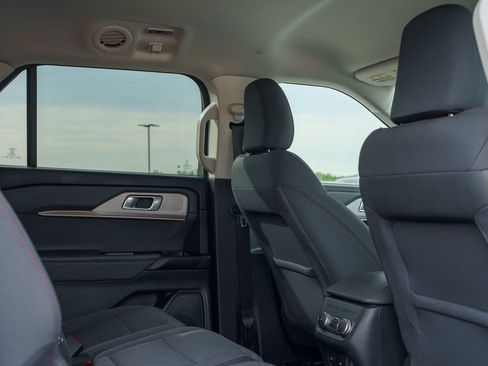 Certified 2025 Ford Explorer Active RWD image 17