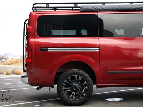 Used 2020 Nissan NV 3500 SV image 14