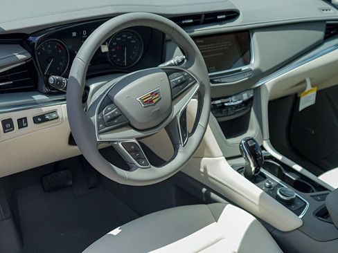 New 2026 Cadillac XT5 Premium Luxury w/ Driver Assist Package FWD image 9