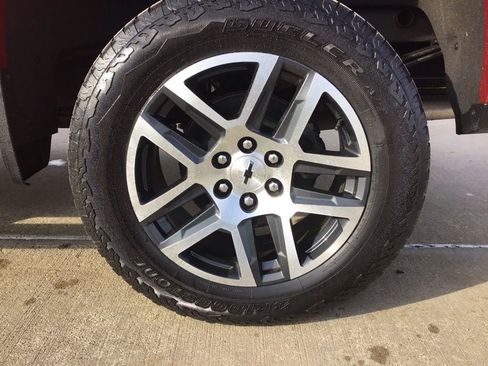 Used 2020 Chevrolet Silverado 1500 LT Trail Boss image 30