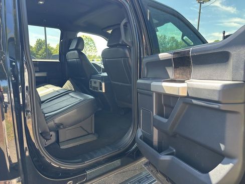 Used 2022 Ford F350 Lariat w/ Lariat Ultimate Package AWD/4WD image 32