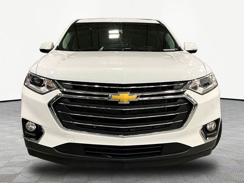 Used 2020 Chevrolet Traverse LT FWD image 2
