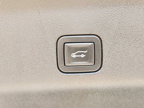 Used 2023 GMC Yukon XL Denali Ultimate w/ LPO, Floor Liner Package AWD/4WD image 10