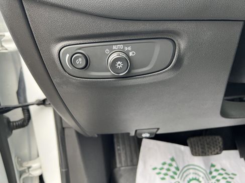 Used 2020 Chevrolet Equinox LS w/ LS Convenience Package image 19