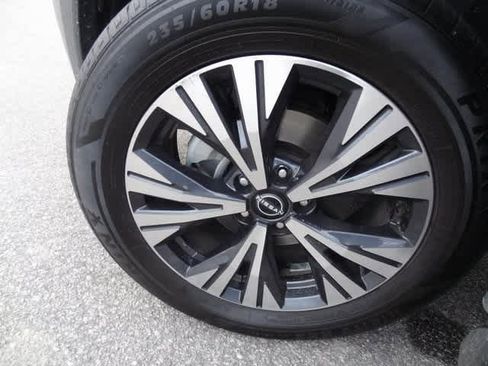 Used 2023 Nissan Rogue SV image 33