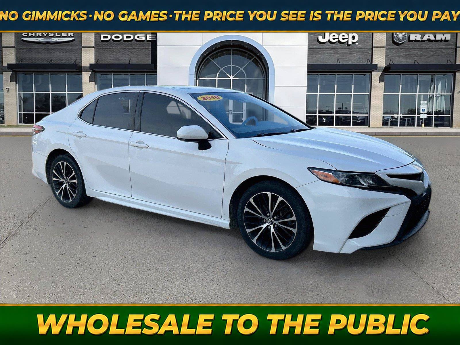 Used 2018 Toyota Camry SE w/ Moonroof Package FWD image 1