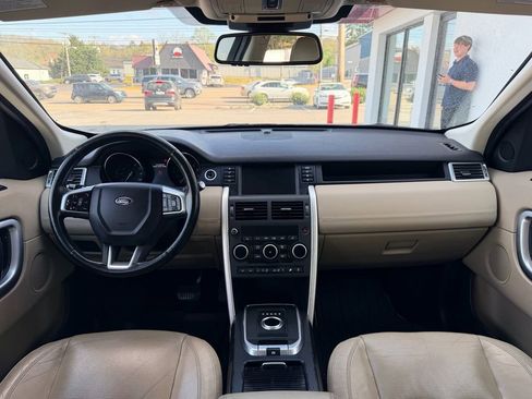 Used 2016 Land Rover Discovery Sport HSE image 18