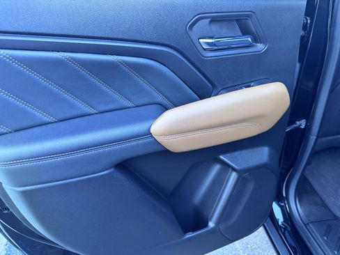 Used 2024 GMC Canyon AT4 image 18