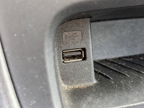 Used 2017 Ford Focus SEL FWD image 42