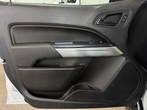 Used 2022 Chevrolet Colorado LT w/ Fleet Safety Package AWD/4WD image 10