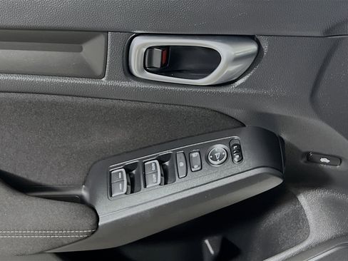 Used 2023 Honda Civic Sport image 16