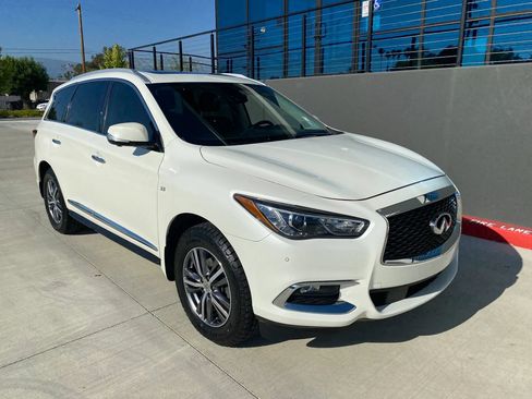 Used 2019 INFINITI QX60 Luxe w/ Essential Package AWD/4WD image 16