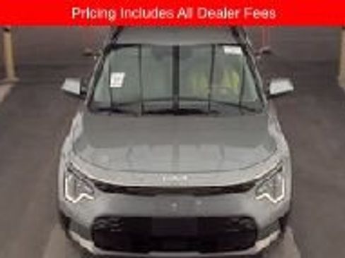 Certified 2023 Kia Niro Wind w/ Wind Preserve Package FWD image 5