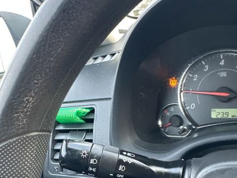 Used 2012 Toyota Corolla S image 27