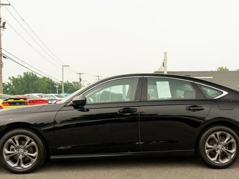 Used 2023 Honda Accord EX image 9