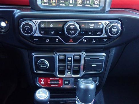 Used 2020 Jeep Wrangler Unlimited Rubicon AWD/4WD image 12