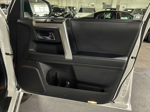 Used 2023 Toyota 4Runner Limited AWD/4WD image 10