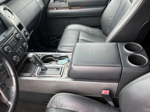 Used 2017 Ford Expedition Platinum AWD/4WD image 16