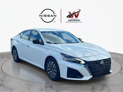 Used 2024 Nissan Altima 2.5 SV