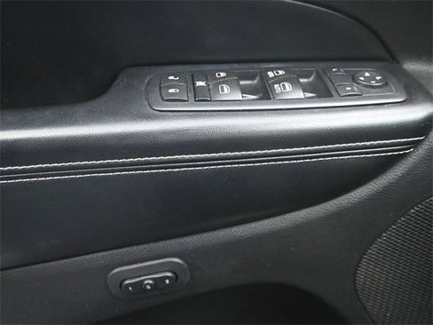 Used 2016 Jeep Grand Cherokee Limited image 27