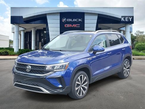 Used 2022 Volkswagen Taos SE image 3