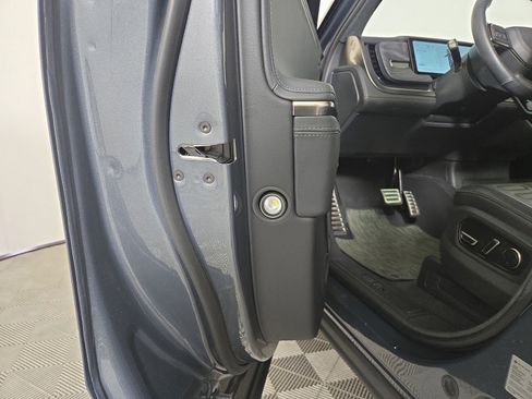Used 2024 Rivian R1S Adventure AWD/4WD image 32